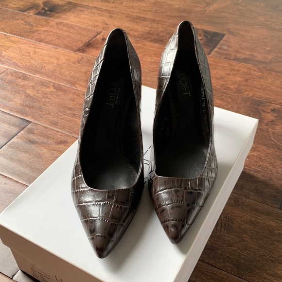 LOFT Laurie Black/Brown Pointy-Toe Croc Embossed Leather Pump Heels Size 6.5 - Picture 16 of 16